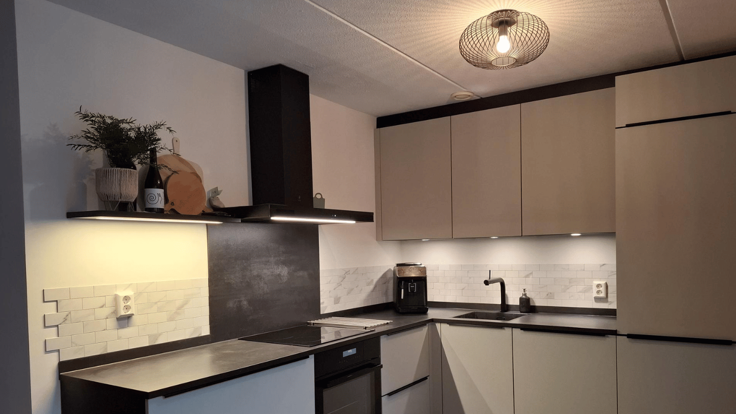 klebefliesen weiß küche