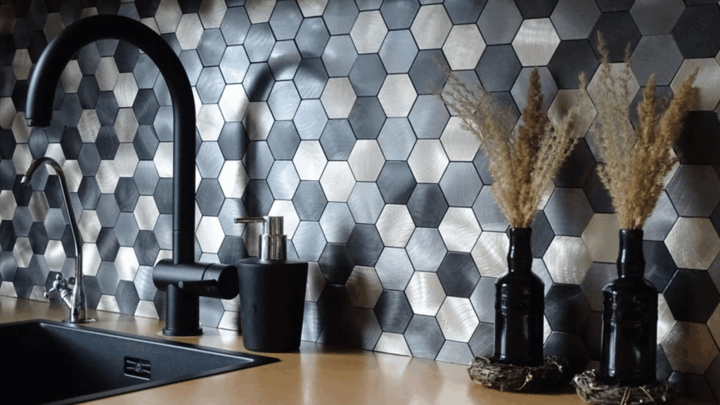 Selbstklebende Fliesen