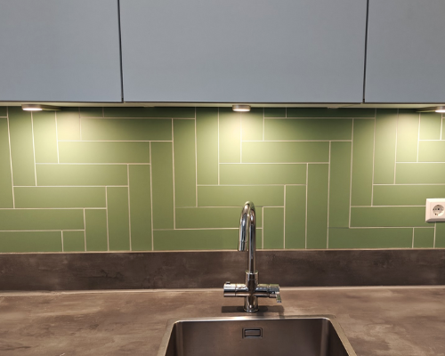 klebefliesen küche grün